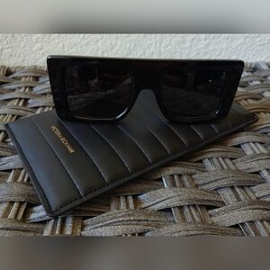 Victoria Beckham Flat Top Sunglasses 🖤